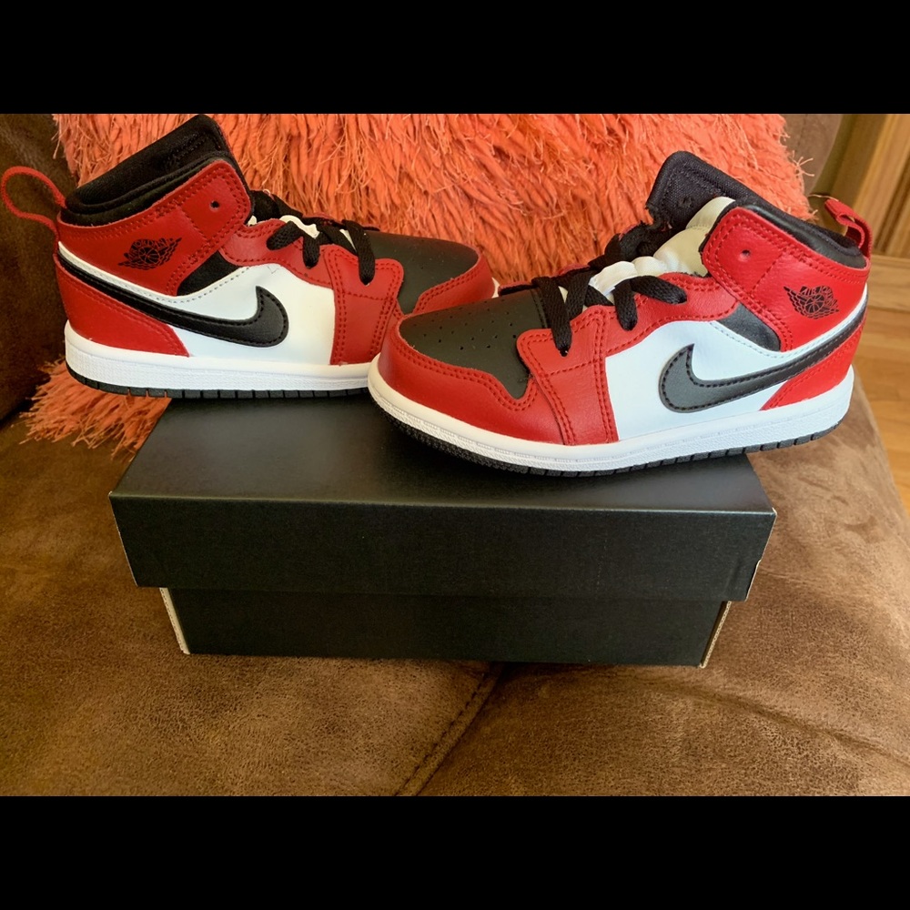 Jordan toddler sneaker